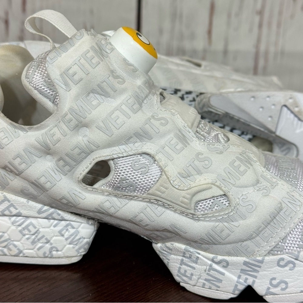 VETEMENTS X REEBOK instapump fury OG emoji white sneakers Men’s 6 Women’s 7 GUC - Picture 5 of 17